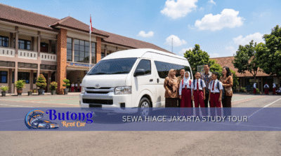 Sewa Hiace Jakarta putih untuk study tour rombongan pelajar di depan sekolah